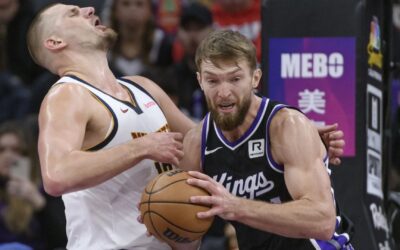 Jokic logra otro triple-doble mientras los Nuggets resisten 130-129 a los Kings