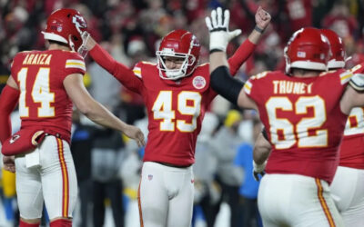 Los Chiefs ganan su 9no título consecutivo del Oeste de la AFC al vencer 19-17 a los Chargers