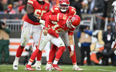 Patrick Mahomes tiene un esguince alto de tobillo