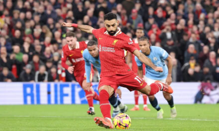 Liverpool vence 2-0 a Man City y abre distancia de 9 puntos en la Liga Premier