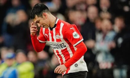 ‘Chucky’ Lozano se despide de Europa con goleada ante Santi Giménez