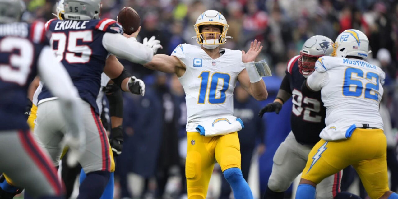 Justin Herbert lanza 3 TD y Chargers aseguran un lugar en los playoffs con triunfo ante Patriots