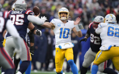 Justin Herbert lanza 3 TD y Chargers aseguran un lugar en los playoffs con triunfo ante Patriots