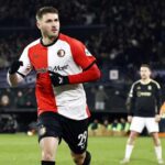 Santi Giménez se luce en goleada del Feyenoord en Champions