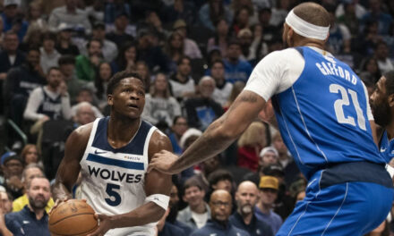 Edwards aporta 26 puntos y Wolves vencen a Mavs por 105-99 tras lesión de Doncic