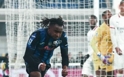 Atalanta toma la cima de la Serie A con victoria al límite sobre AC Milan