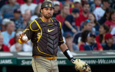 Rangers y Kyle Higashioka acuerdan contrato de 2 años con opción mutua para 2027