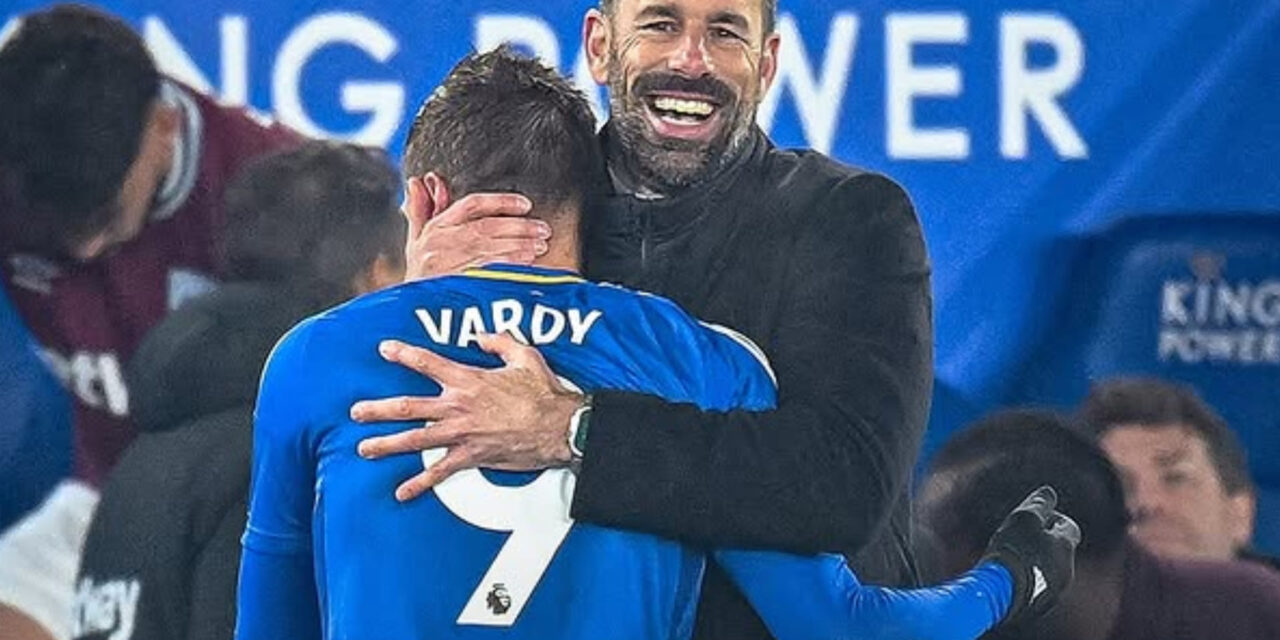 Gracias a Vardy, Van Nistelrooy logra su primera victoria con Leicester