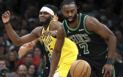 Jaylen Brown anota 44 puntos, récord de temporada, y los Celtics superan 142-105 a los Pacers