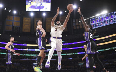 Davis y Lakers arruinan debut del entrenador interino Christie con Kings