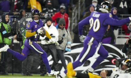 Ravens alcanzan a Steelers en la cima divisional al doblegarlos por 34-17