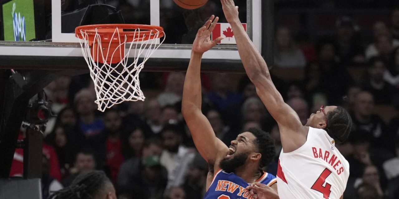 Towns logra 24 puntos y 15 rebotes y Knicks vencen 113-108 a Raptors