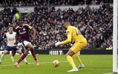 Isak anota de nuevo y Newcastle gana 2-1 en casa del Tottenham bajo la mirada de Tuchel