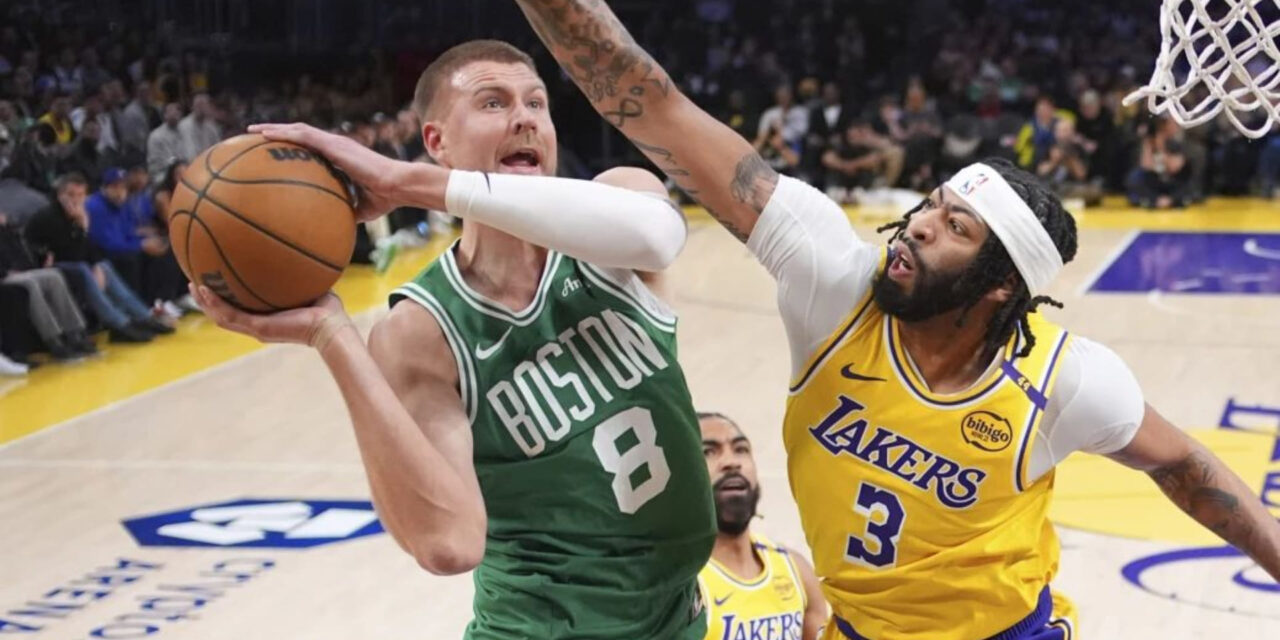 Davis y Reaves llevan a Lakers a victoria fácil de 117-96 sobre Celtics