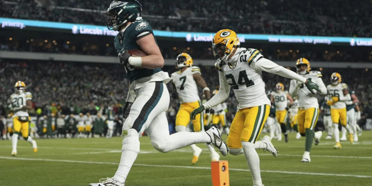 Hurts lanza para 2 TD’s y Goedert hace una jugada estelar en victoria de Eagles 22-10 sobre Packers