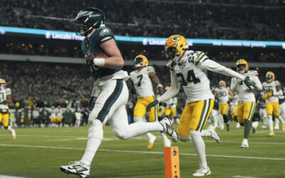 Hurts lanza para 2 TD’s y Goedert hace una jugada estelar en victoria de Eagles 22-10 sobre Packers