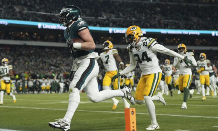 Hurts lanza para 2 TD’s y Goedert hace una jugada estelar en victoria de Eagles 22-10 sobre Packers