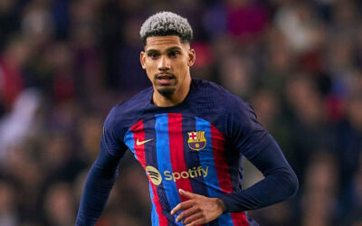 Ronald Araujo renueva con el Barcelona hasta 2031