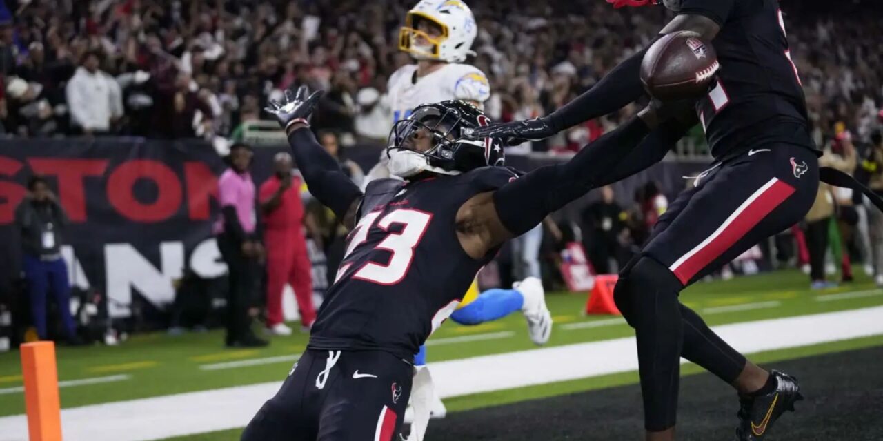 Texans interceptan a Herbert 4 veces y vencen 32-12 a Chargers en ronda de comodines