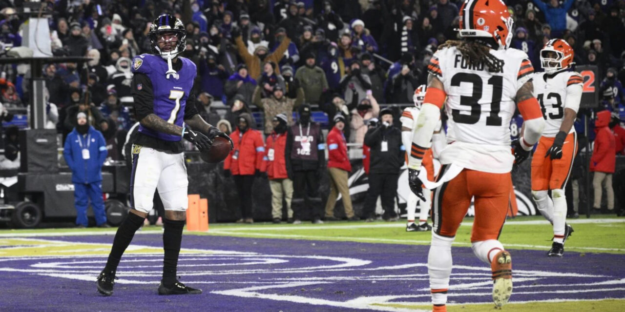 Ravens asegura AFC Norte tras vencer 35-10 a Cleveland; Jackson supera las 4.000 yardas