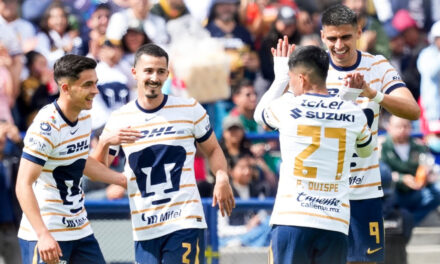 Pumas se estrena venciendo a Necaxa