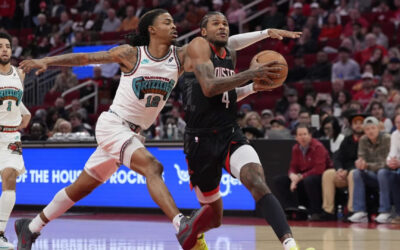 Green iguala récord personal con 42 puntos y Rockets remontan para vencer 120-118 a Rockets