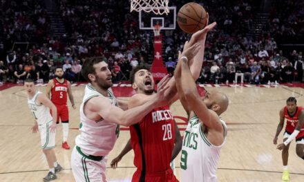 Celtics vencen 109-86 a los Rockets, con 23 puntos de Derrick White