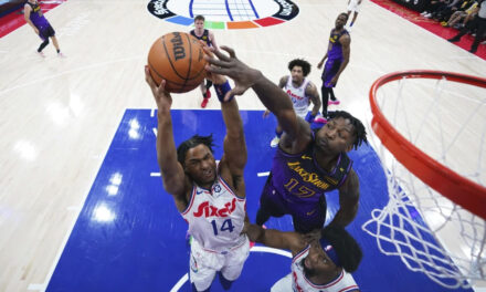 Tyrese Maxey anota 43 y lleva a 76ers a vencer 118-104 a LeBron y Lakers