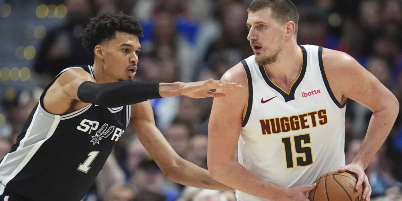 Jokic y Nuggets vencen 122-111 a Spurs en tiempo extra en el cumpleaños 21 de Wembanyama