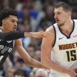 Jokic y Nuggets vencen 122-111 a Spurs en tiempo extra en el cumpleaños 21 de Wembanyama