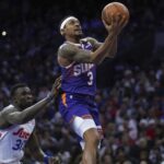 Suns vencen 109-99 a los 76ers para romper racha de 4 derrotas