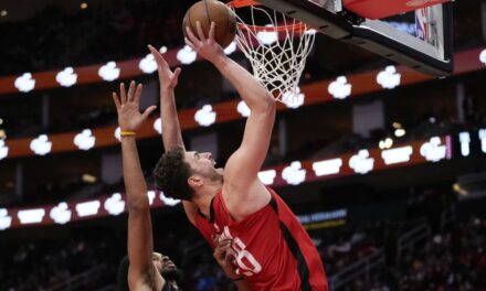 Sengun anota tiros libres al final por Rockets, que superan 109-108 a Cavs