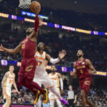 Garland y Mobley, recién elegidos al Juego de Estrellas, llevan a Cavs a triunfo 137-115 ante Hawks