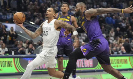 Mavericks rompen racha de 5 derrotas con victoria 118-97 sobre Lakers