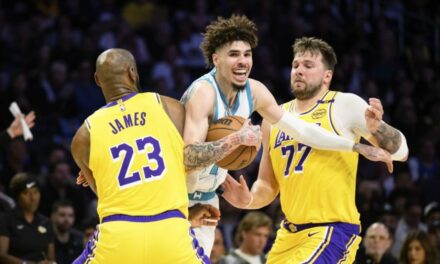 Hornets sorprenden 100-97 a los Lakers tras el mal juego de Doncic y dos fallos de James