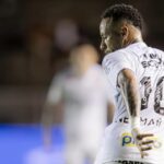 Neymar marca un golazo olímpico y reparte dos asistencias con el Santos