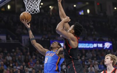Williams lleva al Thunder hacia victoria 121-109 sobre Raptors; Holmgren vuelve tras lesión