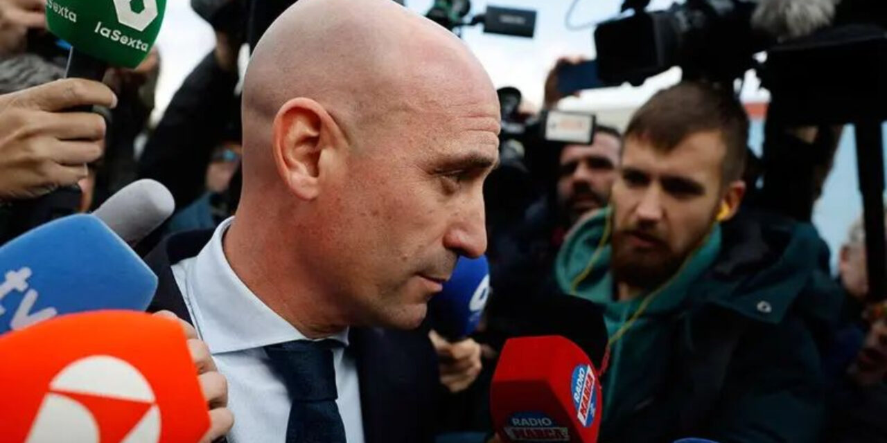 ‘Me comía a besos a un montón de futbolistas’, dijo Luis Rubiales