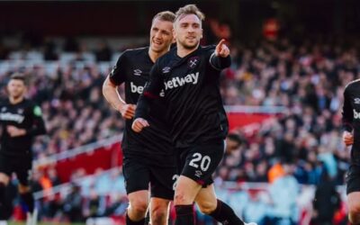 Arsenal con 10 hombres pierde ante West Ham en lucha por título de Liga Premier