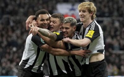 Newcastle tumba a Arsenal y vuelve a final de la Copa de la Liga tras 70 años sin título doméstico