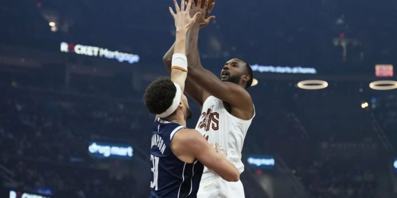 Cavaliers logran 26 triples en victoria 144-101 sobre Mavericks tras traspaso de Doncic