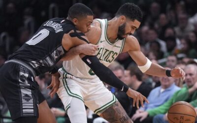 Jayson Tatum anota 32 puntos y ayuda a que Celtics venzan a Spurs por 116-103