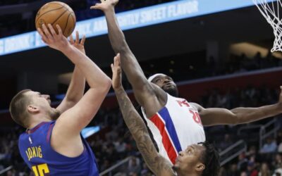 Jokic logra triple-doble y Nuggets vencen 134-119 a Pistons para cortarles racha de 8 triunfos