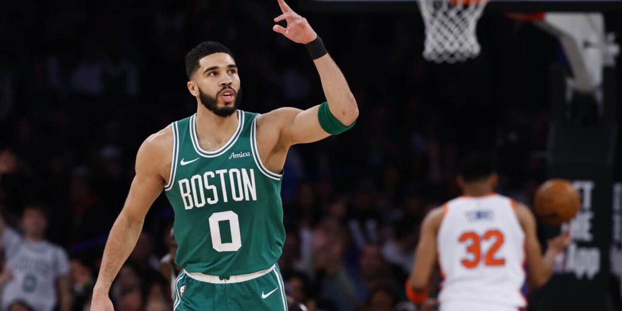 Tatum anota 40 y Celtics vencen 131-104 a Knicks, segunda victoria de Boston en la temporada