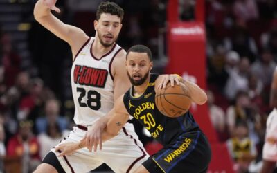 Curry anota 27 puntos y conduce a Warriors a victoria de 105-98 sobre Rockets