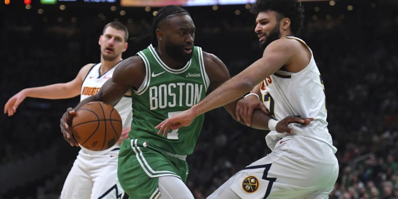 Brown anota 22 puntos y Celtics vencen 110-103 a Nuggets a pesar de las 20 unidades de Jokic