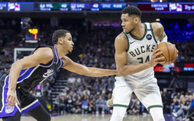 Antetokounmpo anota 32 puntos y 17 rebotes en victoria de Bucks 114-108 sobre Kings