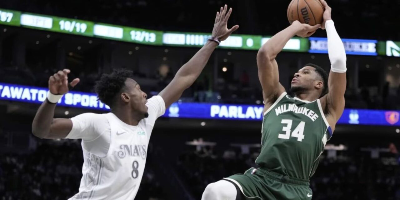 Antetokounmpo se une al club de los 20.000 puntos y los Bucks vencen 137-107 a los Mavericks