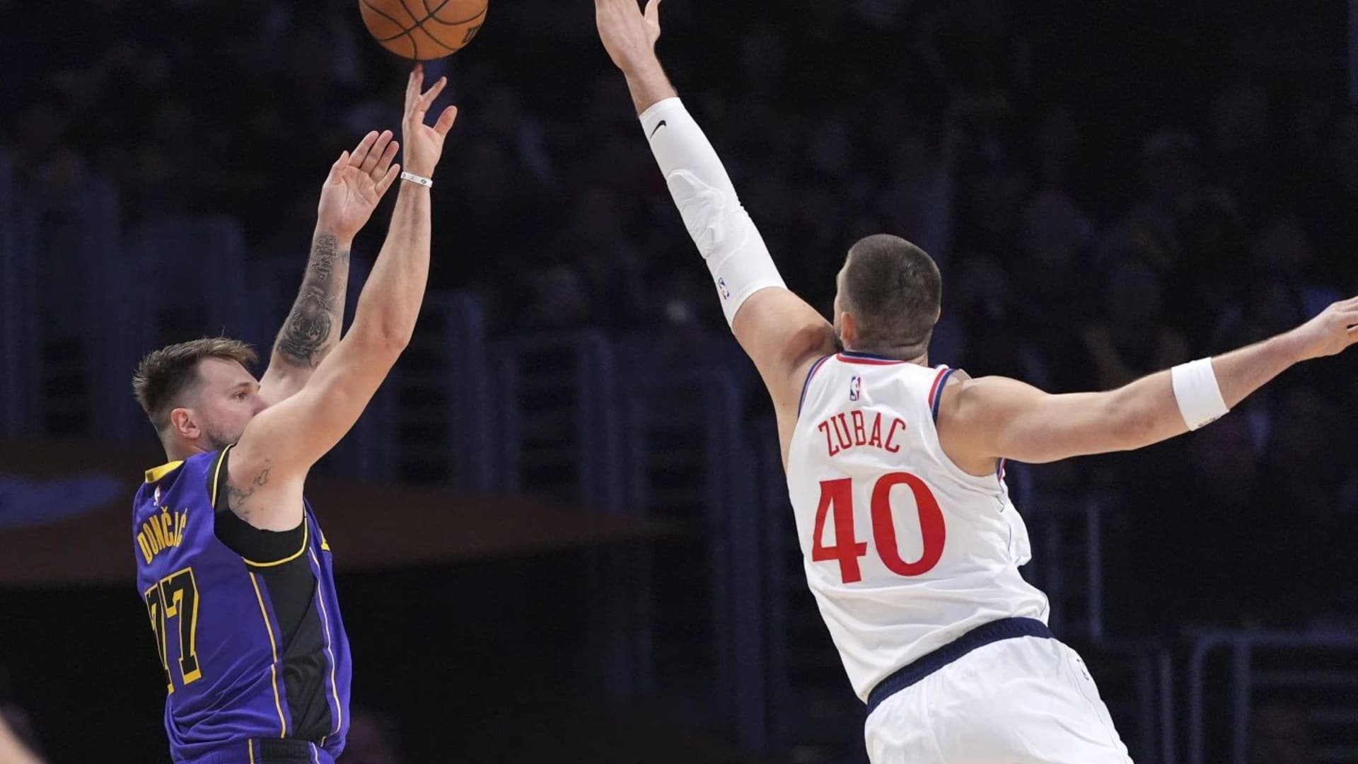 Doncic festeja su cumpleaños con 31 puntos y Lakers vencen 106-102 a ...