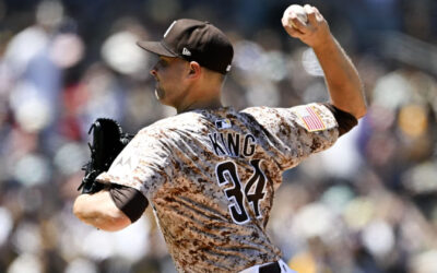 King lanza su primer juego completo y Padres blanquean 6-0 a Rockies por tercer juego seguido